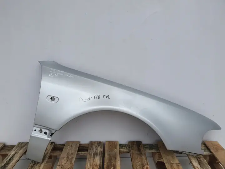 Audi A8 D2 94-99r PRZEDNI BŁOTNIK PRAWY PRZÓD