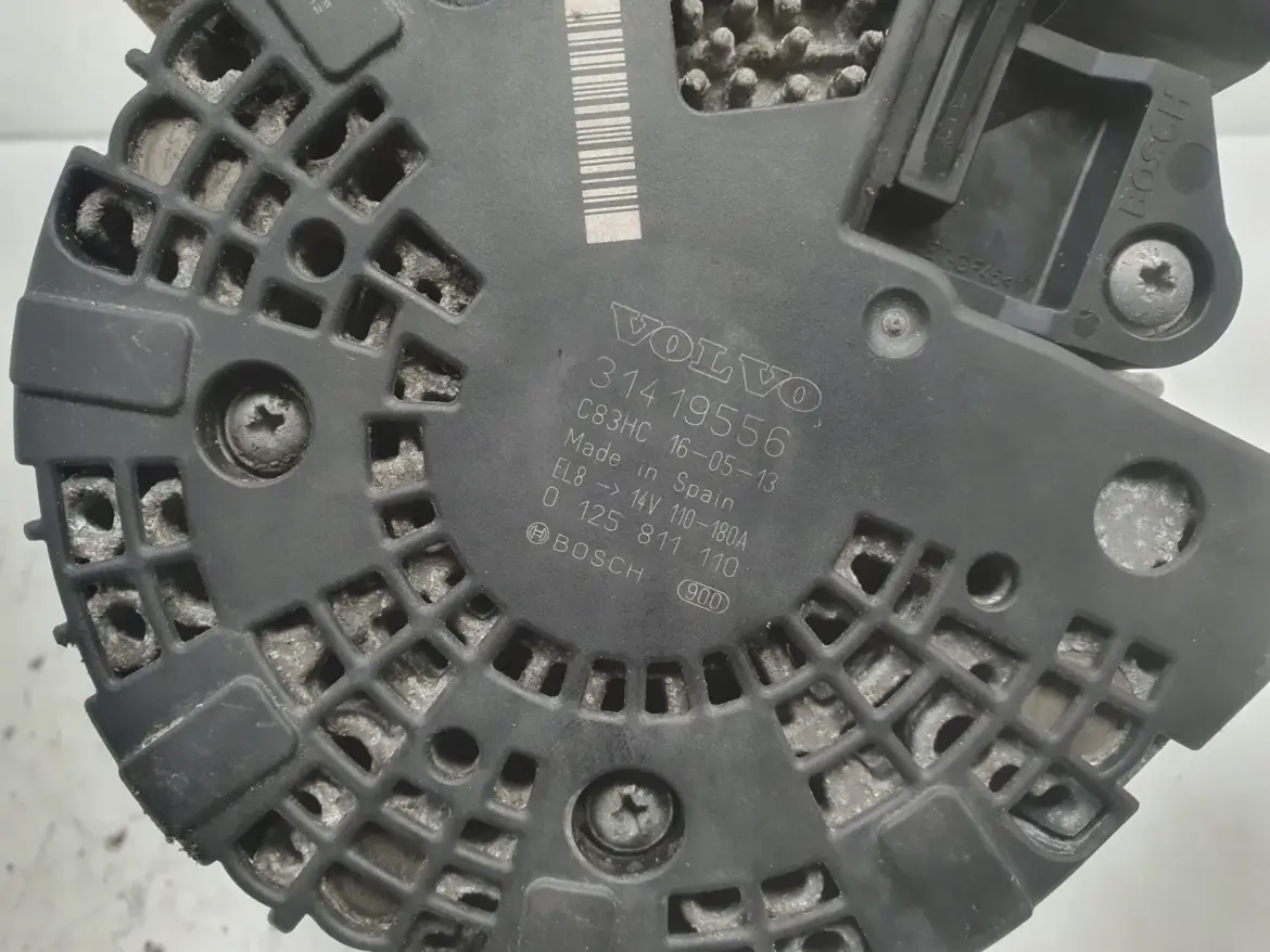 Volvo V70 III XC70 II 2.4 D5 ALTERNATOR 31419556