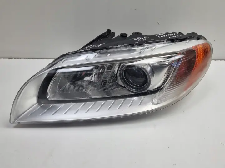 Volvo S80 II V70 III PRZEDNIA LAMPA LEWA LEWY PRZÓD XENON SKRĘTNY 31353532