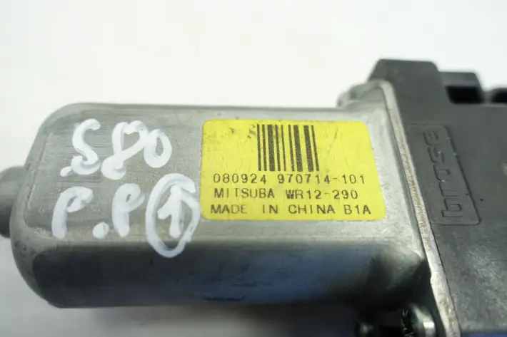 Volvo S80 II SILNICZEK PRZEDNIEJ SZYBY prawy przód