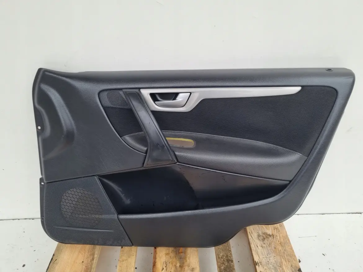 Volvo S60 I V70 II lift PRZEDNI BOCZEK DRZWI PRAWY PRZÓD europa 31111720