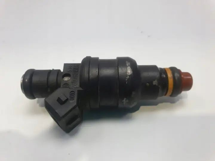 Audi A4 B5 1.8 20V WTRYSKIWACZ wtrysk 0280150444
