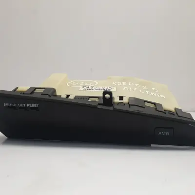 Mazda Xedos WYŚWIETLACZ KOMPUTERA TC92611J0