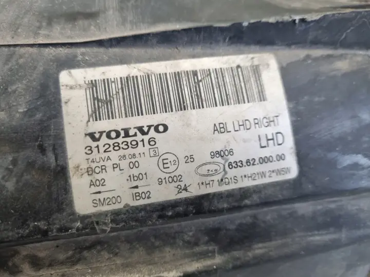 Volvo S80 II V70 III 06-16r PRZEDNIA LAMPA PRAWA PRAWY PRZÓD skręt 31283916