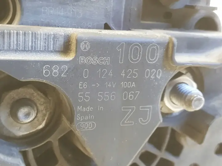 Opel Zafira B 1.8 16V ALTERNATOR 100A 0124425020 bosch