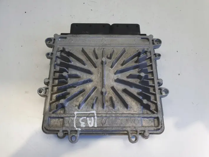 Volvo V40 II 2.0 D3 STEROWNIK SILNIKA komputer 31336983 0281018414