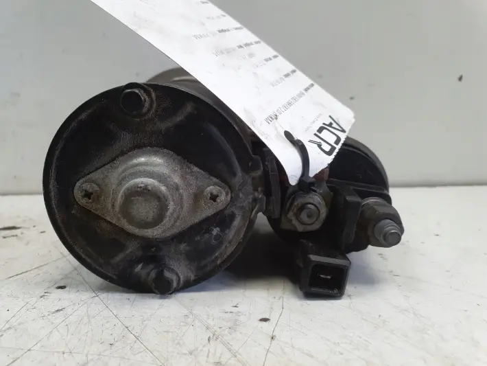 BMW E90 2.5 i ROZRUSZNIK 0001107424 bosch