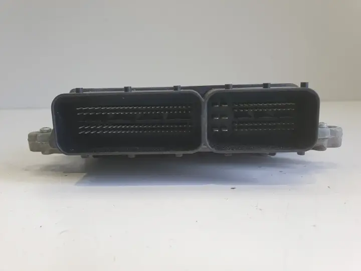 Volvo XC60 2.4 D5 STEROWNIK SILNIKA komputer 31392982