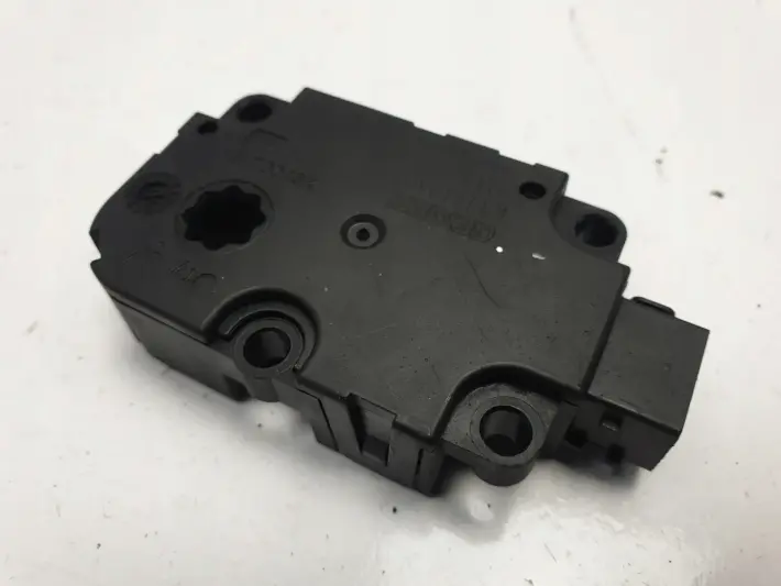 Mercedes A205 W205 SILNICZEK NAGRZEWNICY K11119A01