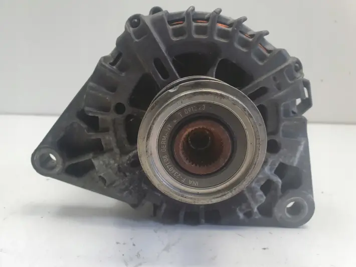 Hyundai i30 1.6 CRDI ALTERNATOR valeo 2611067 130A
