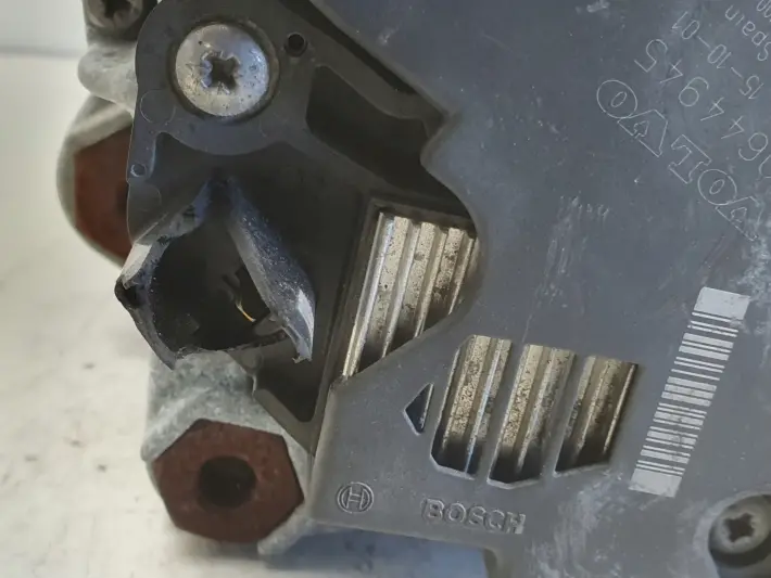 Volvo XC60 2.0 T TURBO ALTERNATOR 30644945