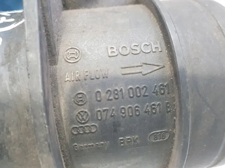VW Golf V 2.0 TDI PRZEPŁYWOMIERZ POWIETRZA 0281002461 074906461B