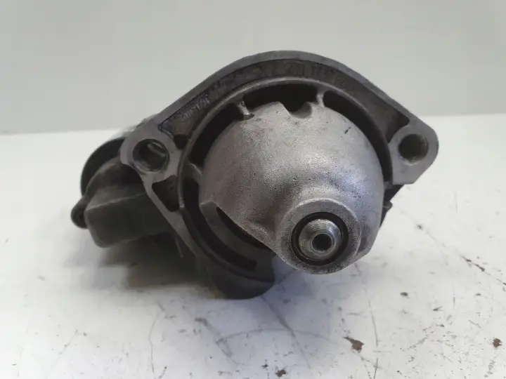 VW Passat B5 1.9 TDI ROZRUSZNIK bosch 068911024G 0001110128