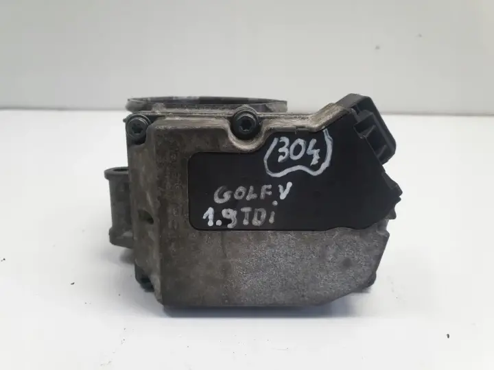 VW Golf V 1.9 TDI PRZEPUSTNICA 03G128063C
