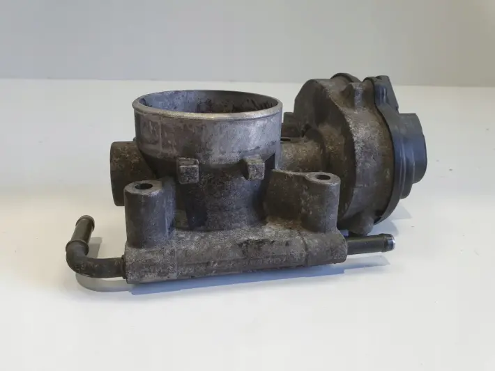 Ford Focus MK2 2.0 16V PRZEPUSTNICA VP4M5U-9E927-A