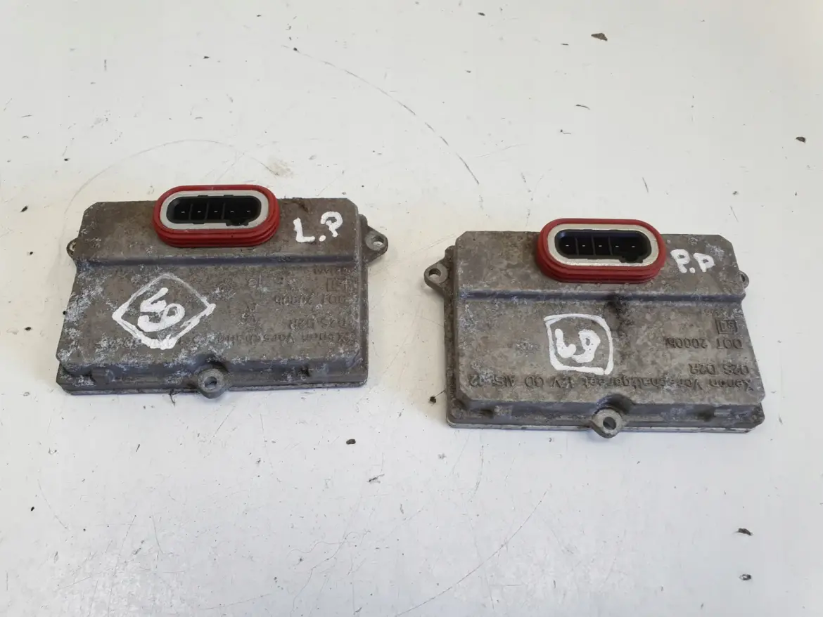 Audi Renault Nissan PRZETWORNICA lampy Xenon Moduł 5DV008290
