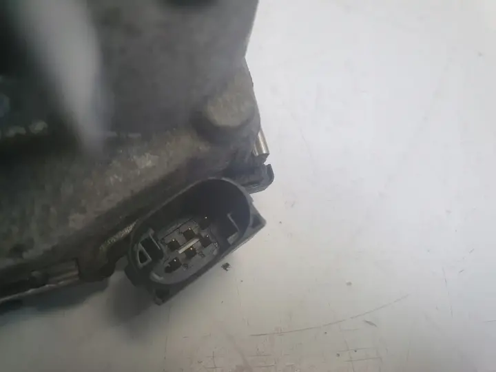 Volvo V70 III S80 II 2.4 D5 PRZEPUSTNICA 31216665