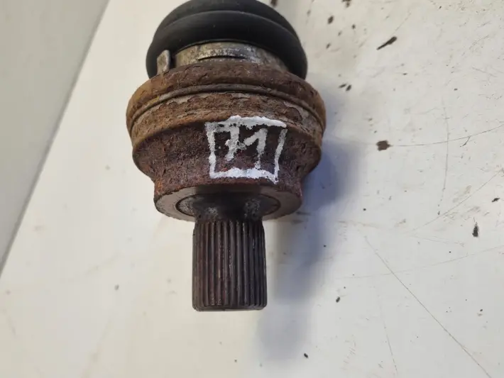 Audi A3 8P VW 2.0 TDI LEWA TYLNA PÓŁOŚ półośka lewy tył 1K0501203D