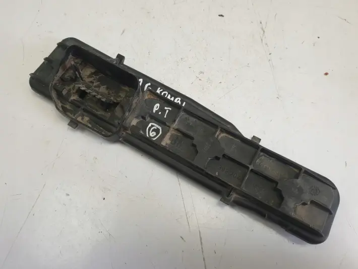 Opel Astra G II Kombi WKŁAD TYLNEJ LAMPY Prawy tył pasażera 393204