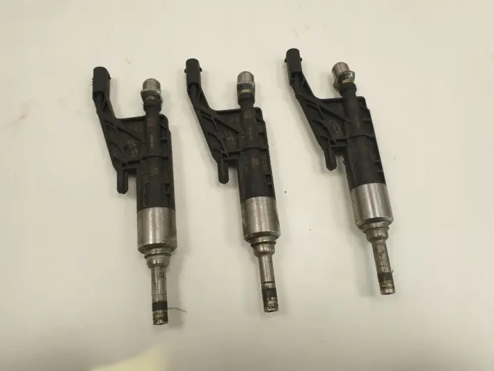 BMW F36 418i 1.5 T WTRYSKIWACZ wtrysk 0261500539