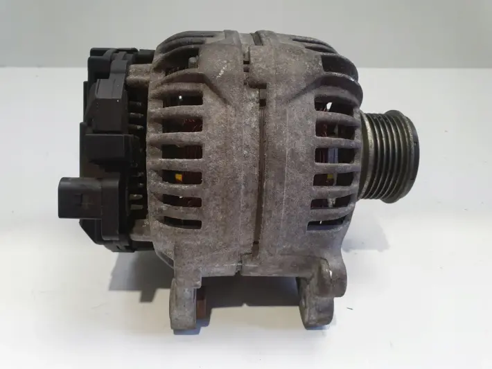 Audi A3 II 8P 1.9 TDI ALTERNATOR BOSCH