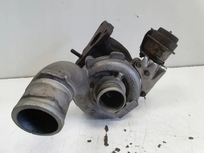 Volvo S40 V40 1.9 D TURBOSPRĘŻARKA turbo 8200369581