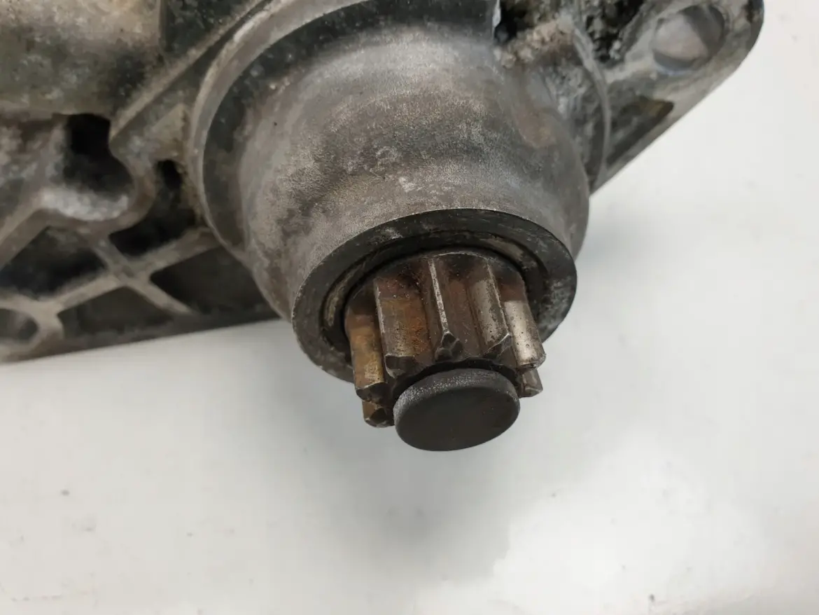 Audi A3 II 8P 1.6 FSI ROZRUSZNIK bosch 0001120406