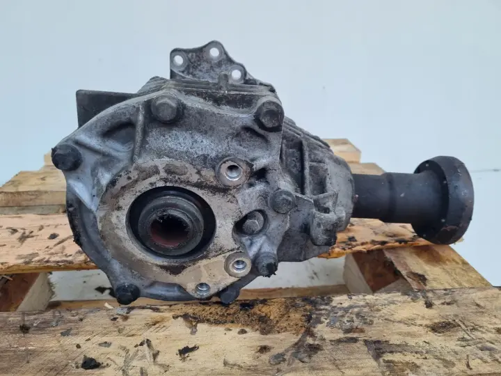 Volvo XC60 2.4 D5 REDUKTOR SKRZYNI BIEGÓW 7070010790