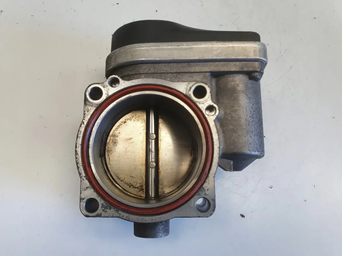 BMW E87 E90 2.0 i PRZEPUSTNICA 1439580