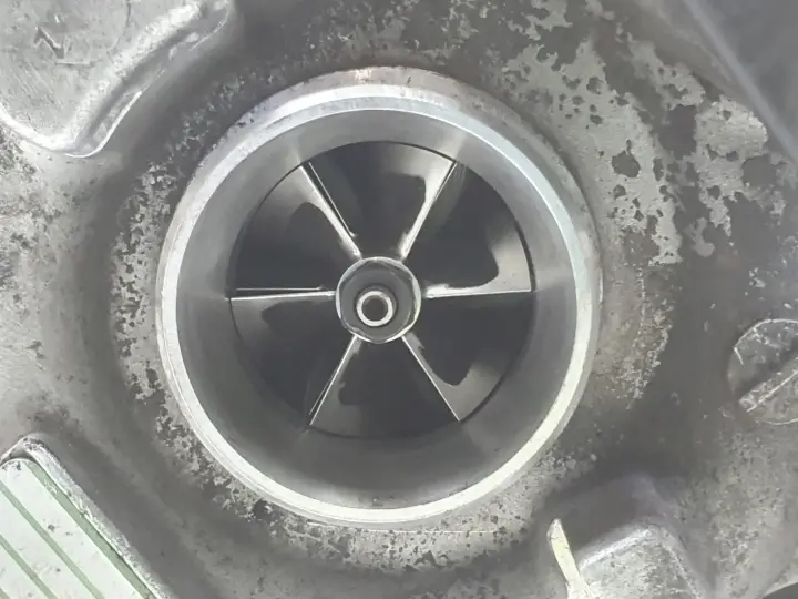 VW Golf VI 2.0 TDI TURBOSPRĘŻARKA turbo 03L253016J