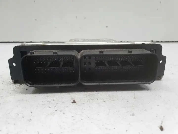 VW Skoda Seat STEROWNIK SILNIKA komputer 04E907309FH