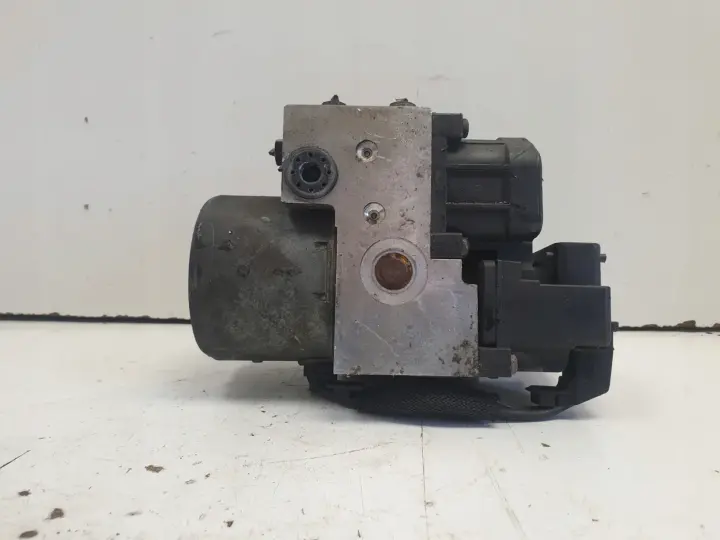 Volvo S40 V40 1.9 D POMPA ABS hamulcowa 30857585