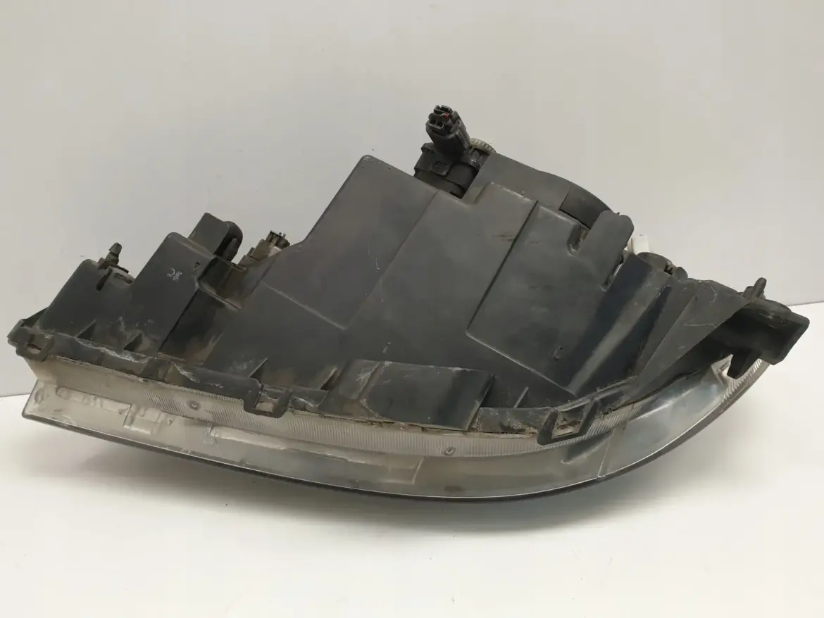 Mazda 323 BJ lift PRZEDNIA LAMPA PRAWA prawy przód