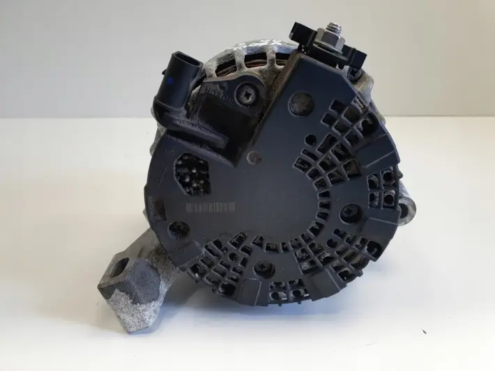 Volvo V70 III 2.0 D3 ALTERNATOR bosch 30659131