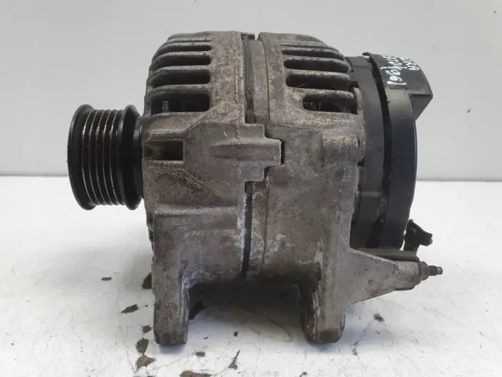 VW Bora 1.9 TDI ALTERNATOR bosch 06F903023F 140A