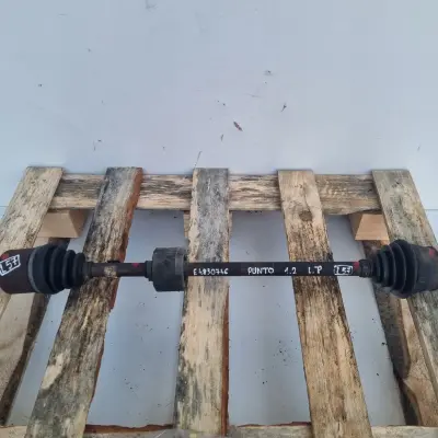 Fiat Punto II 1.2 8V PRAWA PRZEDNIA PÓŁOŚ półośka prawy przód Pasażera