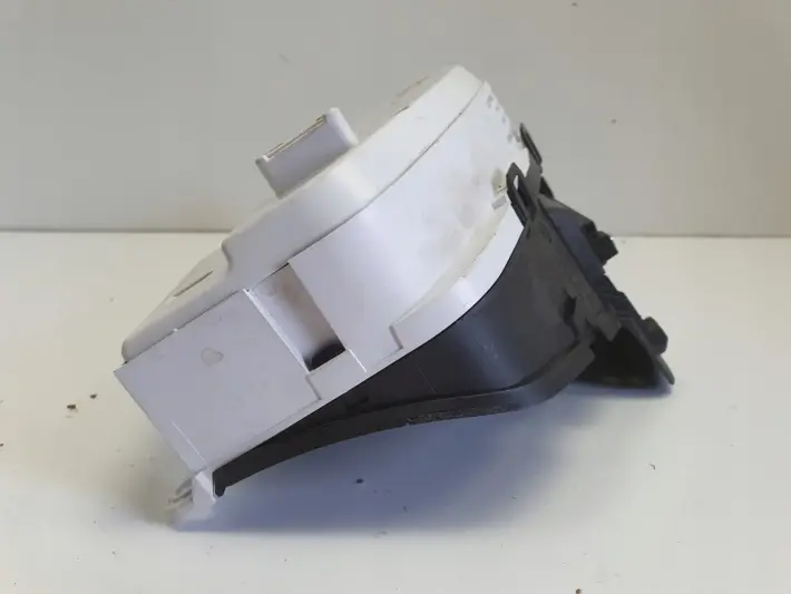 Volvo XC60 V60 S60 II 1.6 D2 diesel LICZNIK ZEGARY Europa 31327582AA
