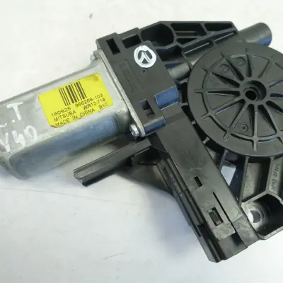 Volvo V40 II SILNICZEK PRZEDNIEJ SZYBY lewy przód