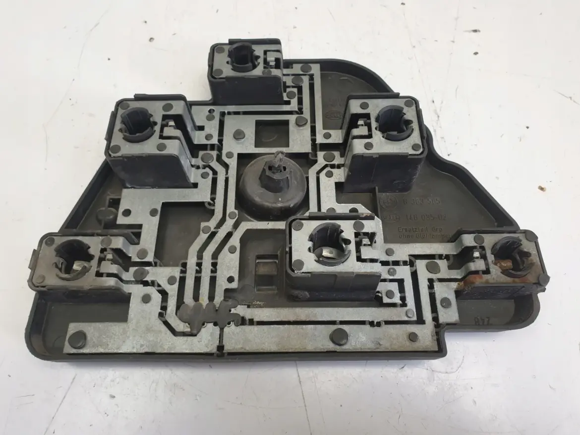 BMW E39 sedan WKŁAD TYLNEJ LAMPY Lewy tył kierowcy 8363565