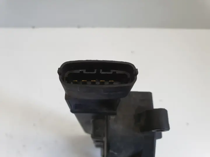 Opel Astra II G Zafira A 1.8 16V CEWKA ZAPŁONOWA 2526116A