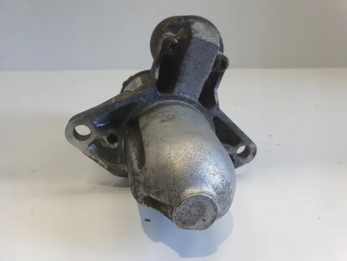 Subaru Legacy IV 2.0 B ROZRUSZNIK 23300AA450 M000T30471