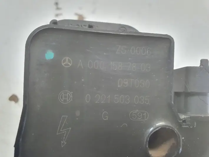 Mercedes W169 1.7 8V CEWKA ZAPŁONOWA 0221503035