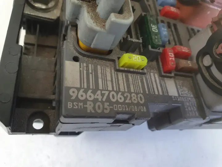 Citroen Berlingo III SKRZYNKA BEZPIECZNIKÓW Moduł BSM 9664706280