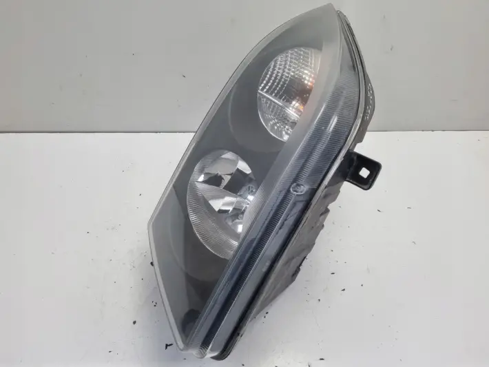 VW Crafter PRZEDNIA LAMPA PRAWA prawy przód EUROPA