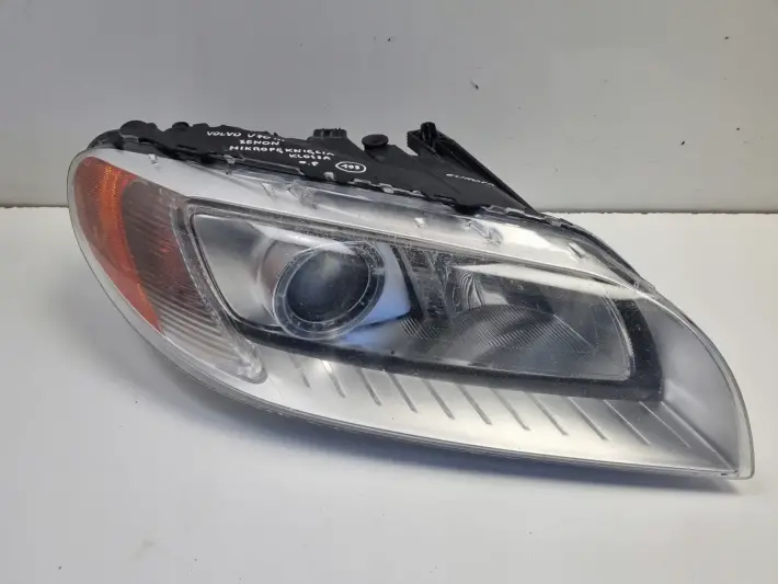 Volvo S80 II V70 III 06-16r PRZEDNIA LAMPA PRAWA PRAWY PRZÓD xenon 31214348