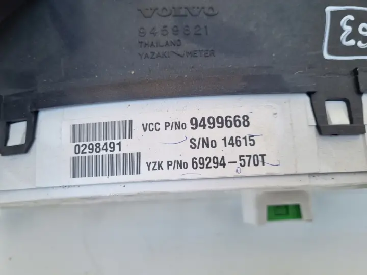 Volvo S60 I V70 II 2.4 LICZNIK ZEGARY 9499668 Europa benzyna