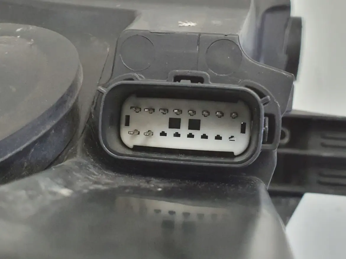 Ford Fiesta Mk6 Mk7 Lift 12-17 PRZEDNIA LAMPA LEWA lewy przód anglik