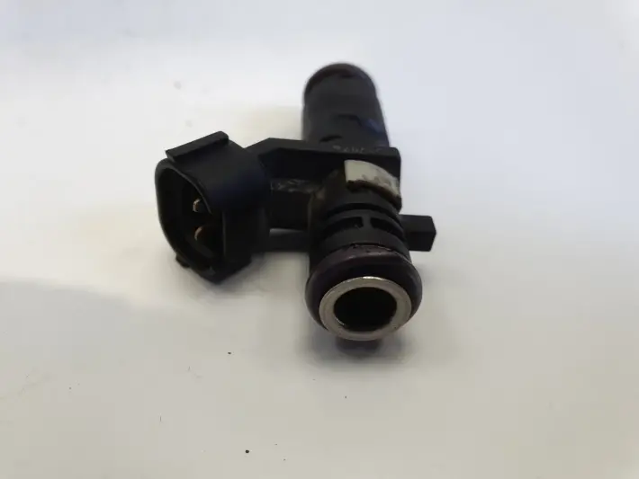 Seat Altea 1.6 8V WTRYSKIWACZ wtrysk 06A906031CM