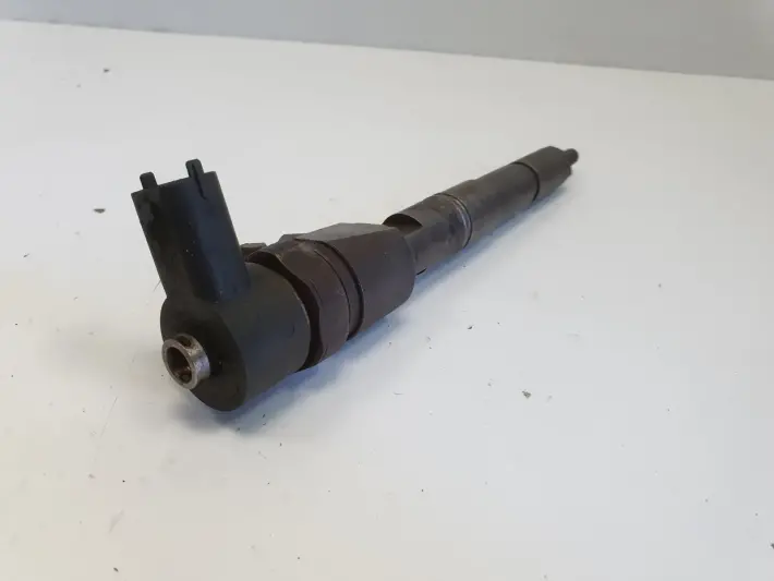 Opel Vectra C 1.9 CDTI 16V WTRYSKIWACZ wtrysk 0445110243
