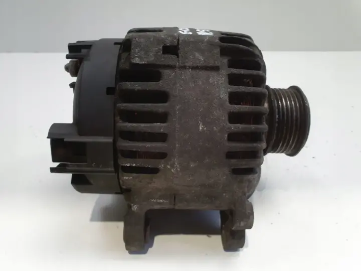 VW Golf V 1.9 TDI ALTERNATOR valeo 06F903023C 140A